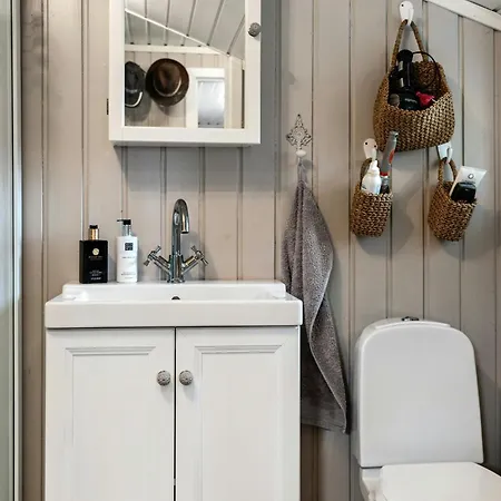 Charming By Nesfjellet *